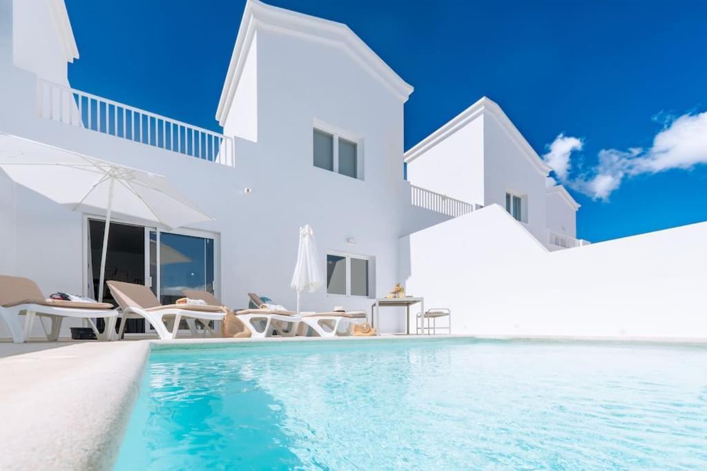 Casa Lolalo - Modern Villa With Pool, 15Min Walk To Marina Rubicon ปลายาบลังกา ภายนอก รูปภาพ