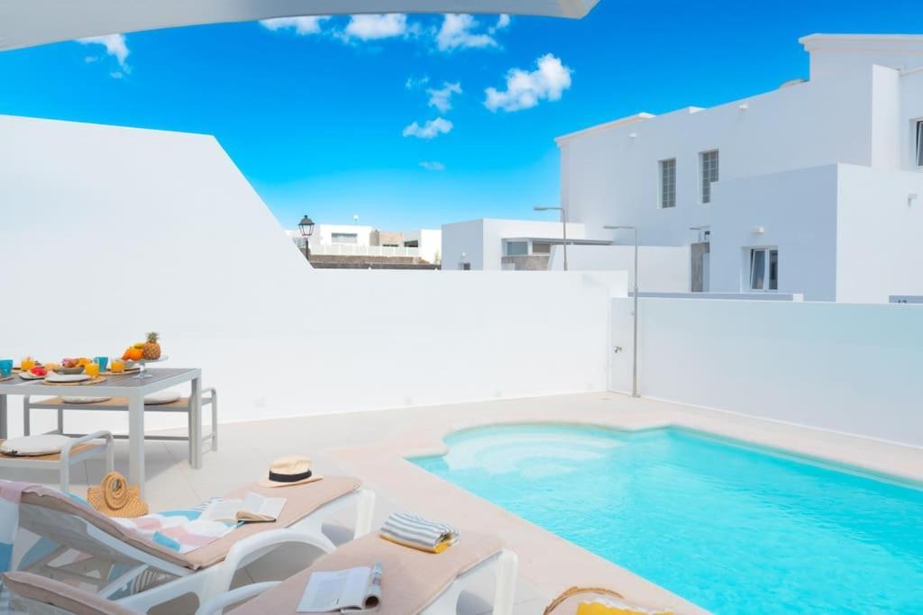 Casa Lolalo - Modern Villa With Pool, 15Min Walk To Marina Rubicon ปลายาบลังกา ภายนอก รูปภาพ
