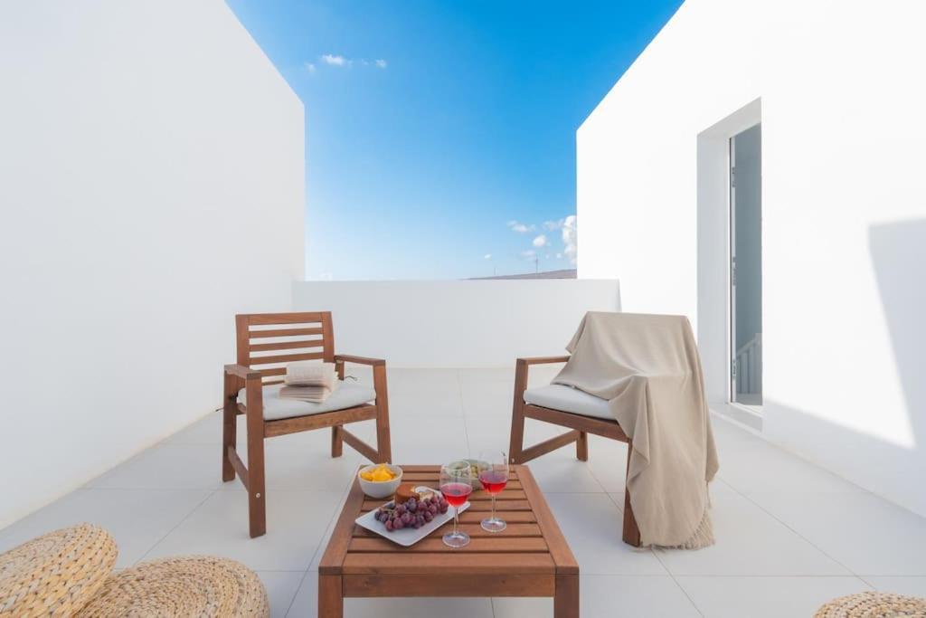 Casa Lolalo - Modern Villa With Pool, 15Min Walk To Marina Rubicon ปลายาบลังกา ภายนอก รูปภาพ